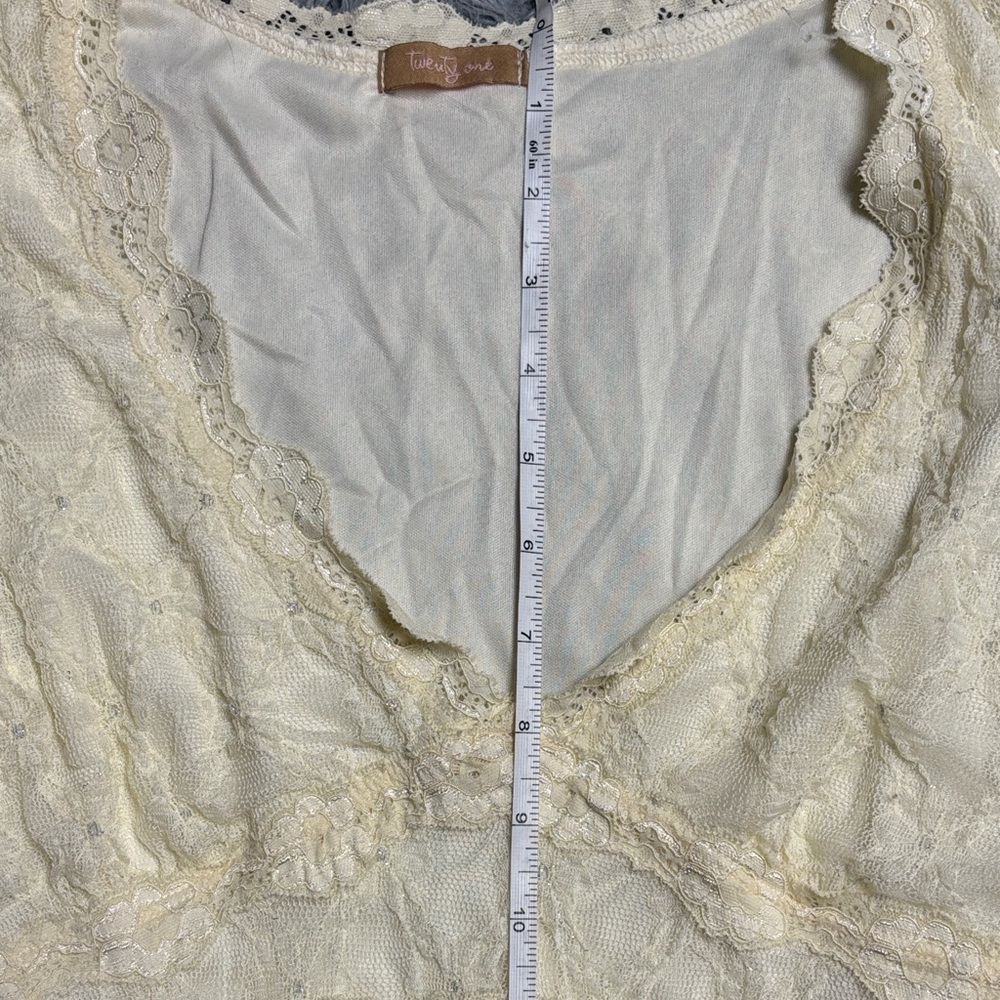 Rare Y2K Lace V-Neck Blouse - Picture 14 of 16